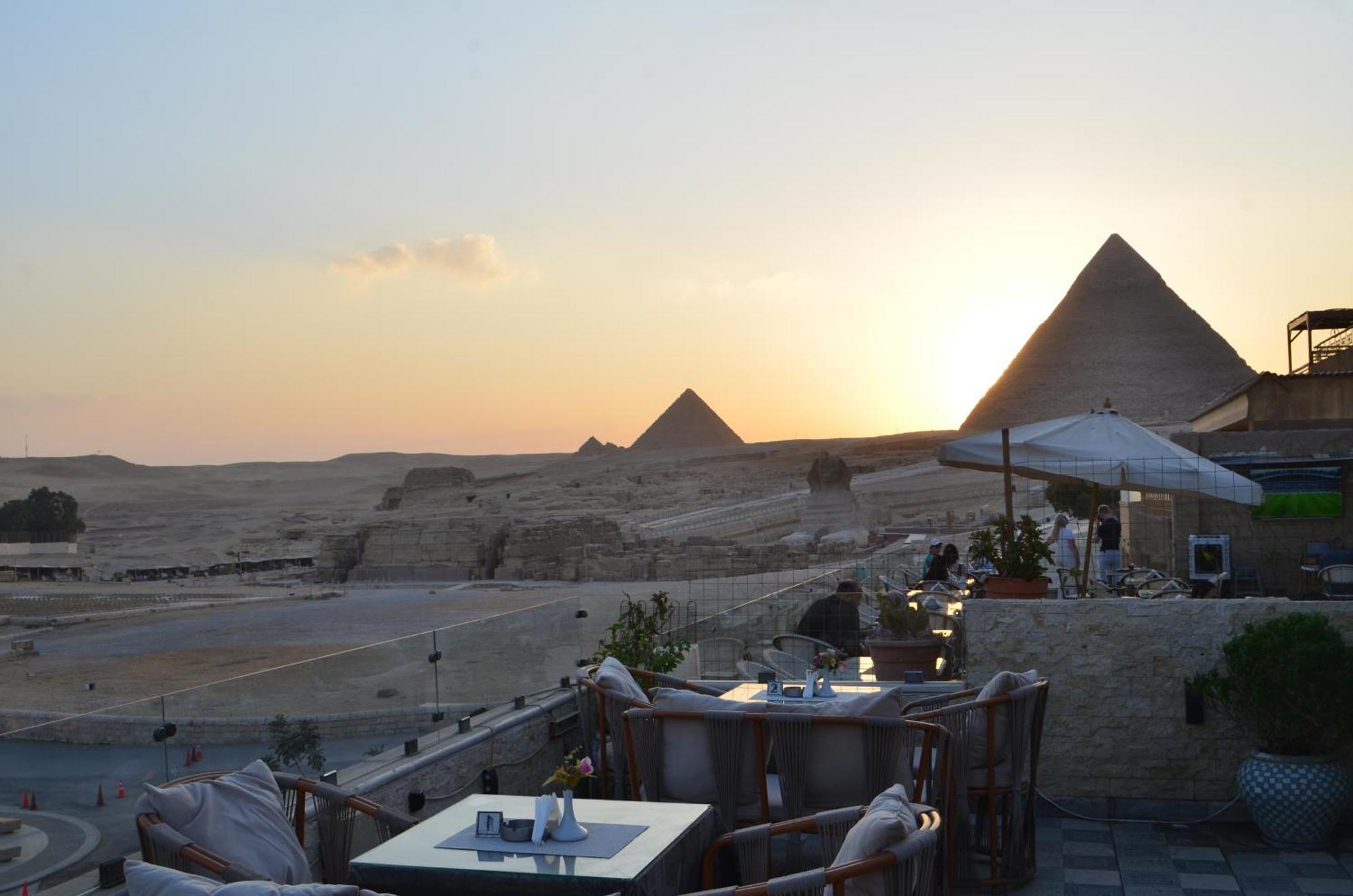 Queen Cleopatra Pyramids View Hotel Kafrat al Jabal Exterior foto